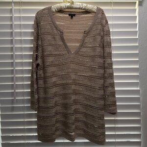 Talbots Women's gold metallic v-neck long sleeve pullover sweater; Size XL